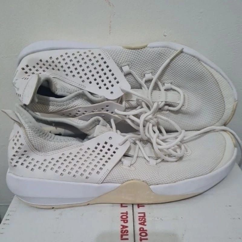 sepatu nike air jordan express athletic second size 44