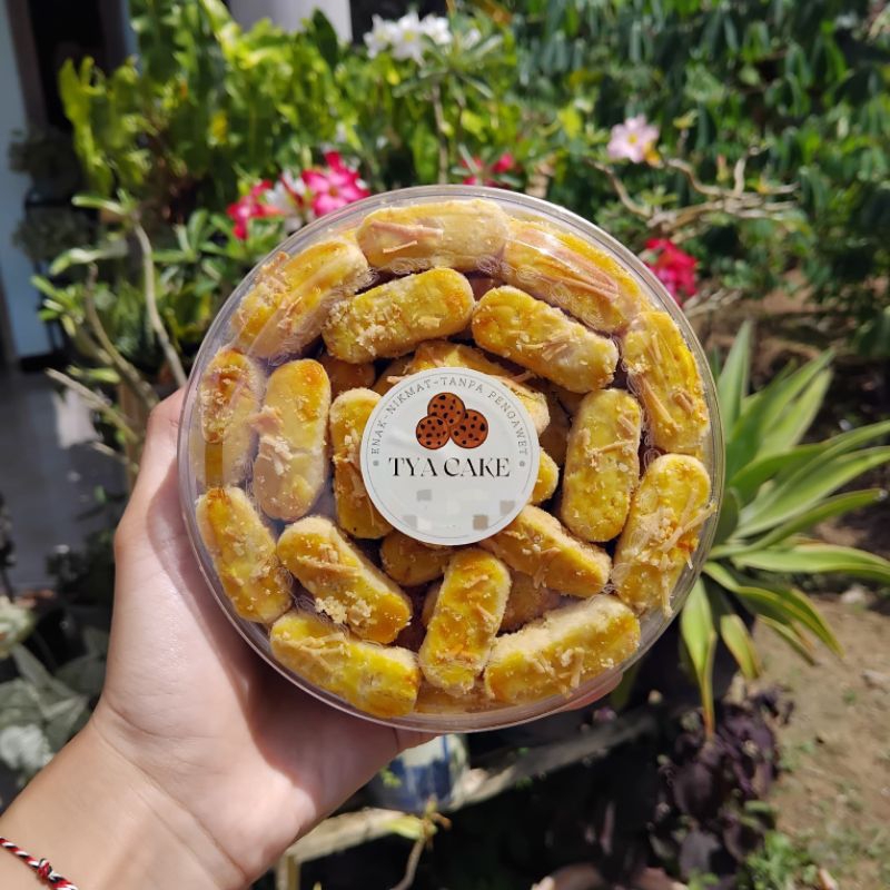 

KUE KERING LEBARAN/KUE KERING KASTENGEL/KUE LEBARAN KASTENGEL/KUE KERING KEJU/KUE LEBARAN ASIN/KUE LEBARAN KERING KASTENGEL