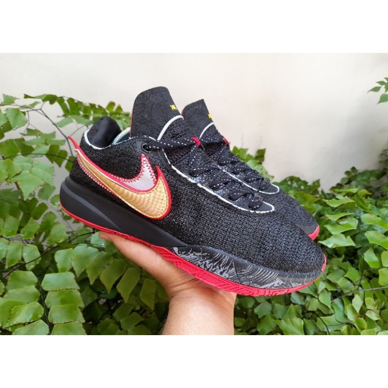 LEBRON 20 THE TRINITY