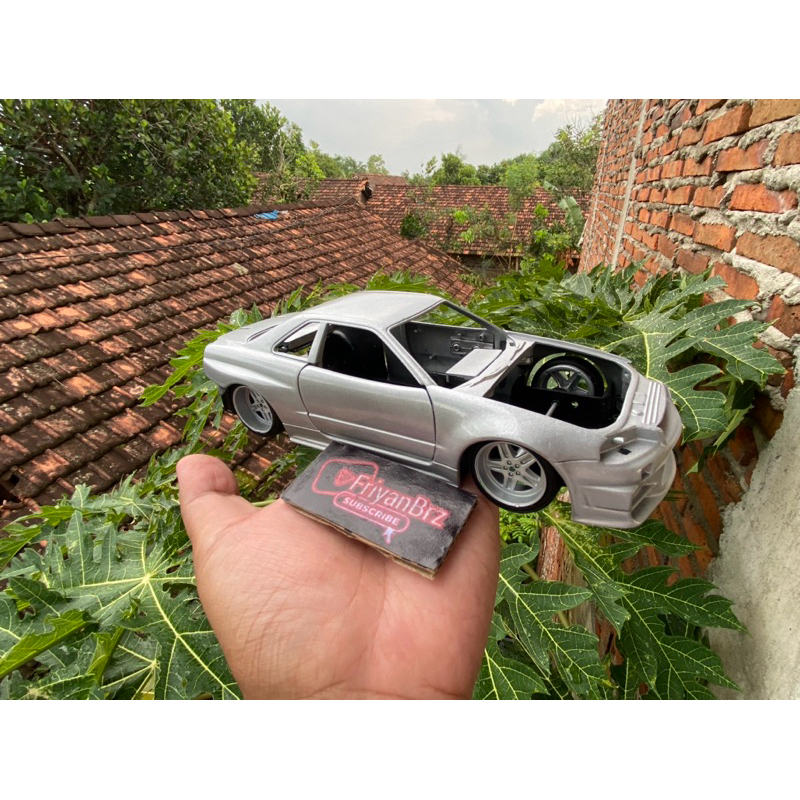 Diecast Jada 1/24 Nissan Skyline GTR BNR34 Loose no box