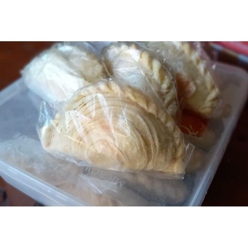 

Karipap Frozen isi 10 pcs Halal Termurah