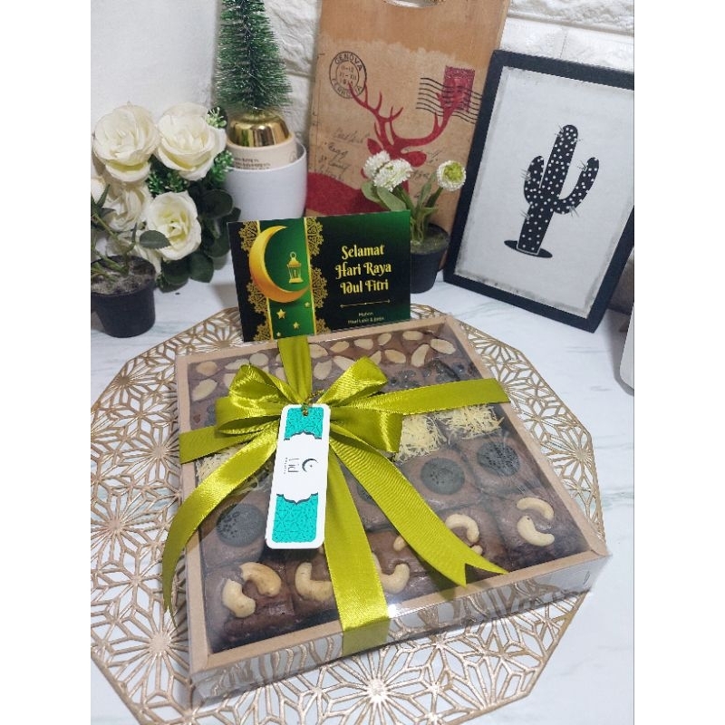 

BROWNIES HAMPERS DAN KARTU UCAPAN