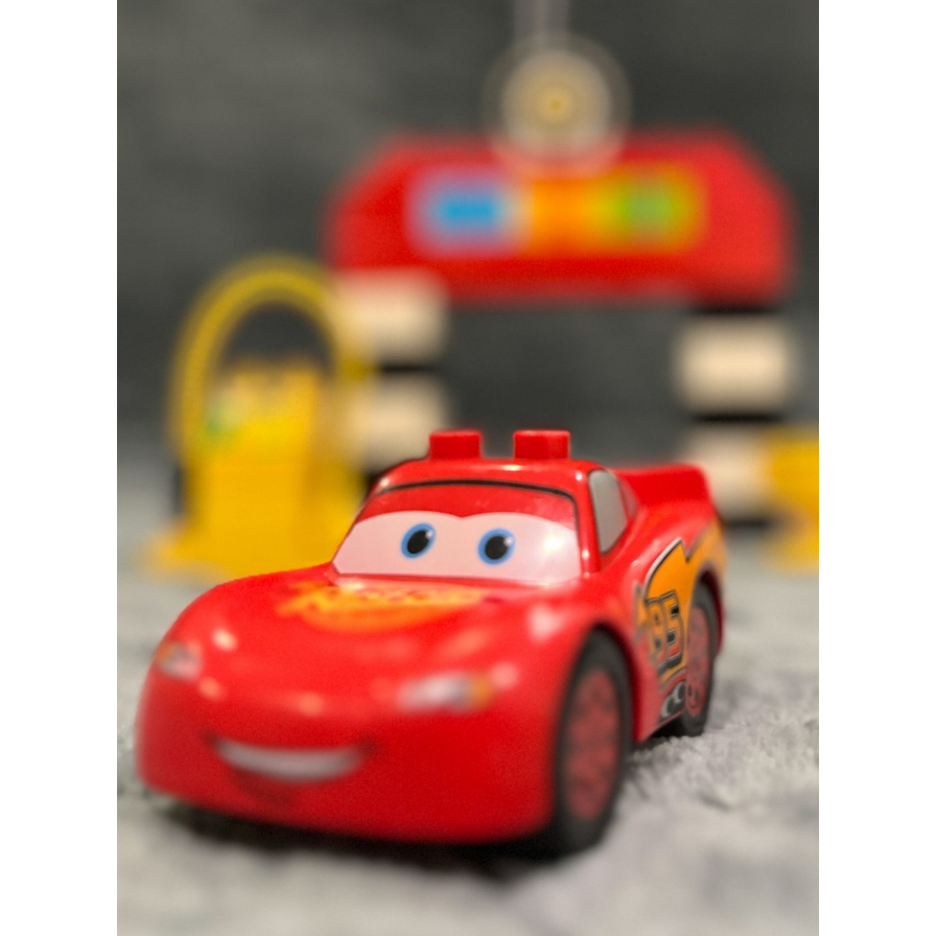 Preloved Lego Duplo - Race Gate Lighting McQueen