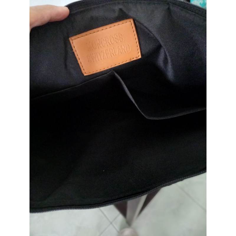 Clutch besar bahan polyester brand Moncross Switzerland
