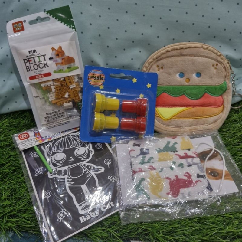 NGABISIN STOKK SALEE  DOMPET BURGER, MASKER HUSH PUPPIES, STAMP WIGGLE ISI 4, PETIT BLOCK CORGI, MAI