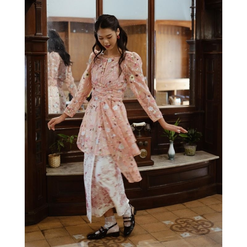 SEWA KEBAYA DJUWITA JALEELA WISUDA GRADUATION LAMARAN ENGAGEMENT PREWEDDING PHOTOSHOOT MATERNITY