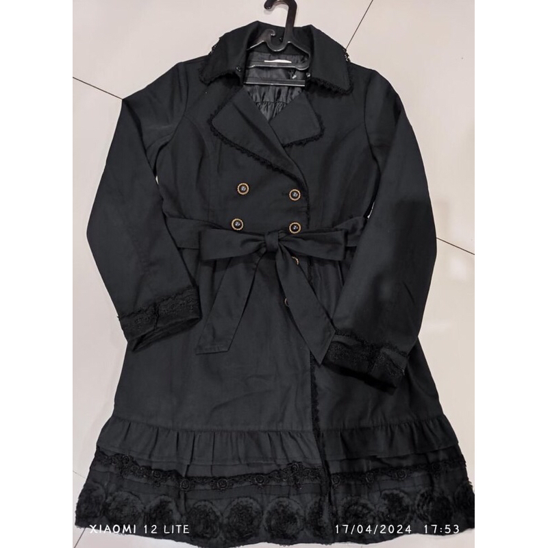 preloved axes femme black coat