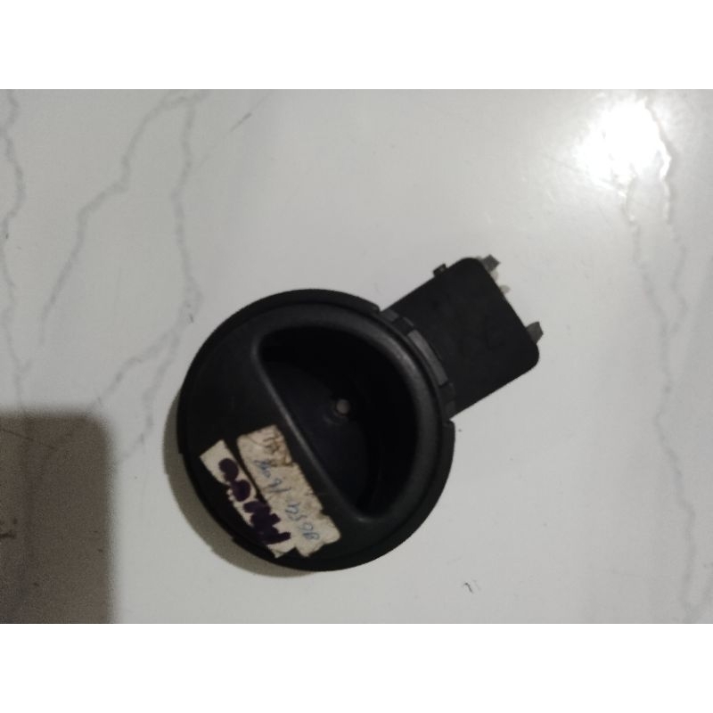 Handel pintu dalam chevrolet Aveo 2005