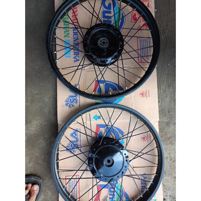 velg jari-jari ring¹⁷ seset Honda prima Astrea grand Supra x lama star legenda 2 { full Black }