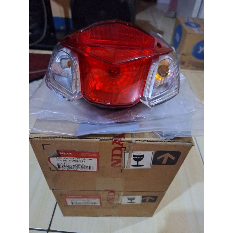 stoplamp honda blade 110 karbu 33700-kwb-921 lampu belakang blade karbu carbu blade bled lama origin