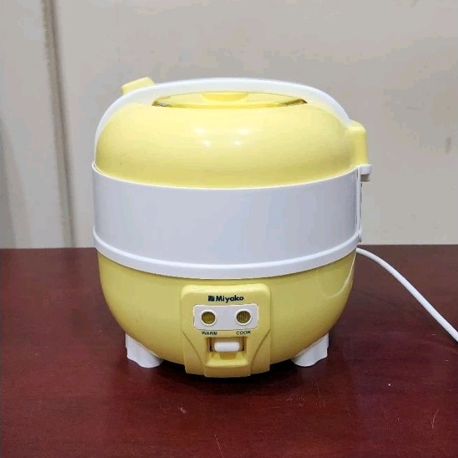 Magic Com 1 Liter Miyako MCM 610