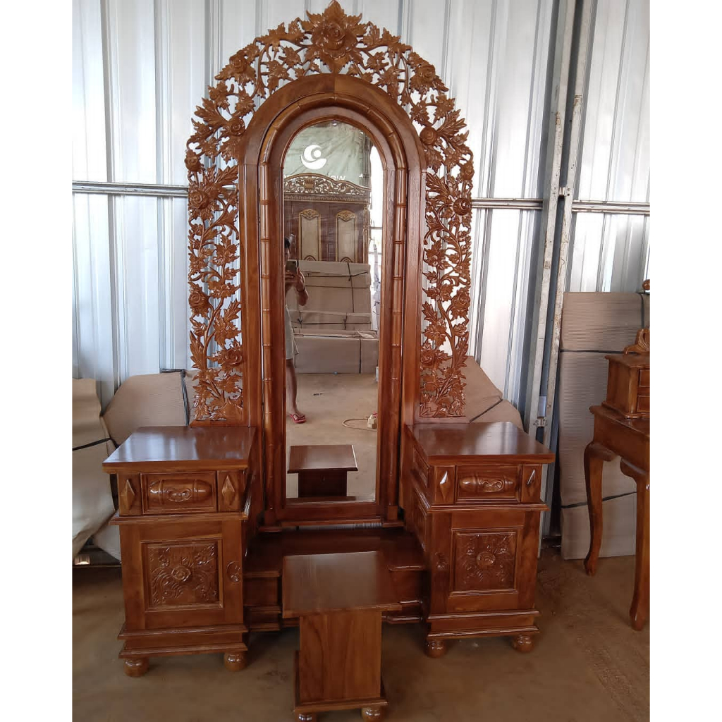 Meja Rias Ukiran Kayu jati / Meja Rias Ukir Jepara Kayu Jati