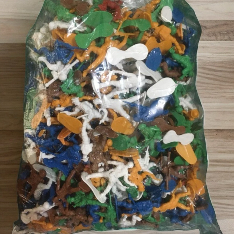 Mainan Tentara Plastik Isi 100 pcs/ Mainan Anak / mainan jadul / harga terjangkau