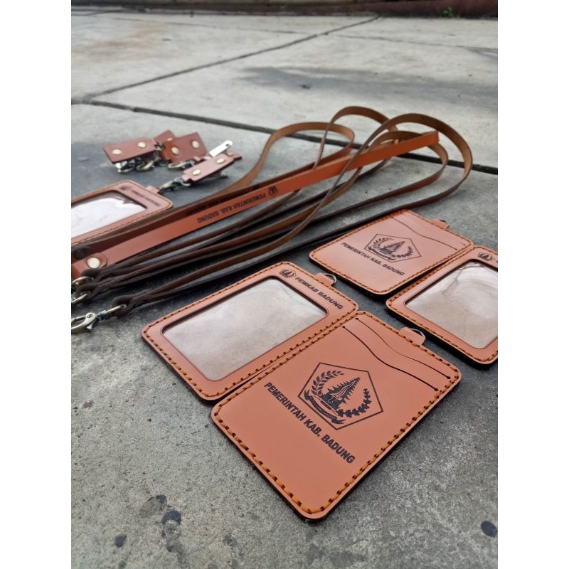 

Ekslusif Name Tag Holder Lanyard Id Card Kulit Sapi Asli