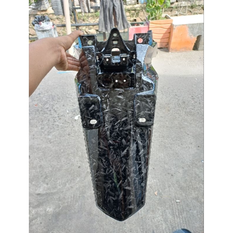 spakbor belakang pcx 150 karbon forget