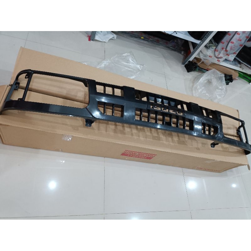 Gril depan ORI New Panther 2,5 pick up, minibus, grill radiator Phanter kotak