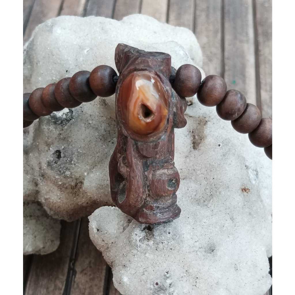 Liontin Kalsedon Combong Kayu Galih Asem Ukir Plus Nogosari