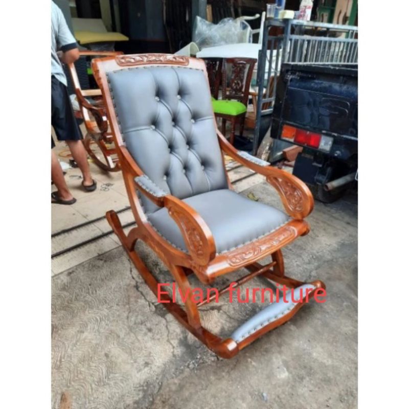 Kursi goyang kayu jati / kursi santai kayu jati