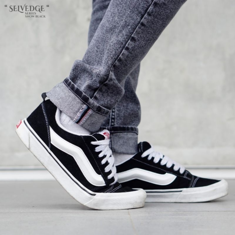 jual celana jeans pria selvedg accent snow black & snow grey