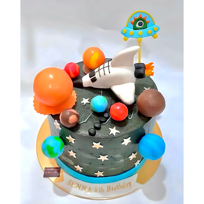 

GALACTICA 3D FONDANT CUSTOM CAKE