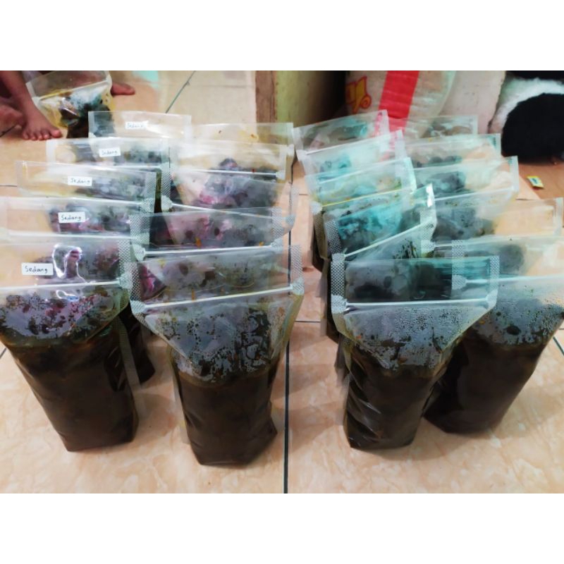 TUTUT PEDAS FROZEN