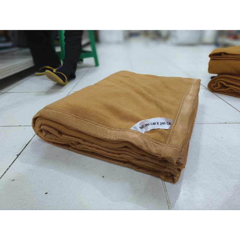 YATIS TRIPLE 200*240