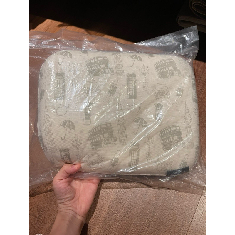 dunlopillo bantal bayi