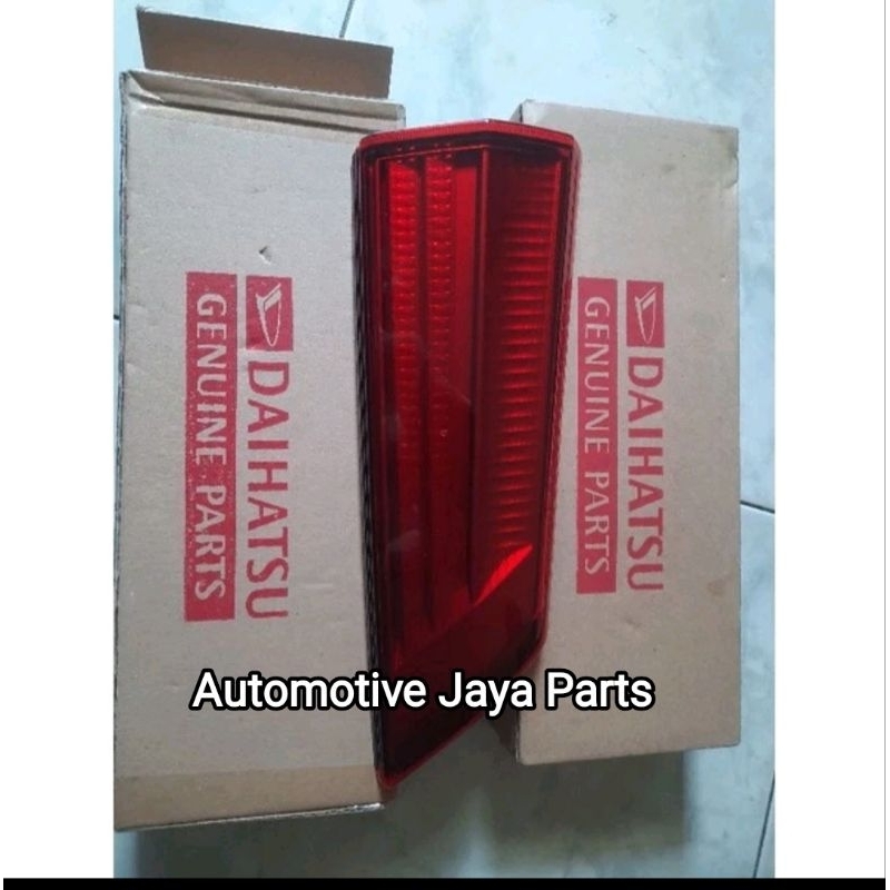 Reflektor Bagasi Belakang Calya Sigra Original Daihatsu