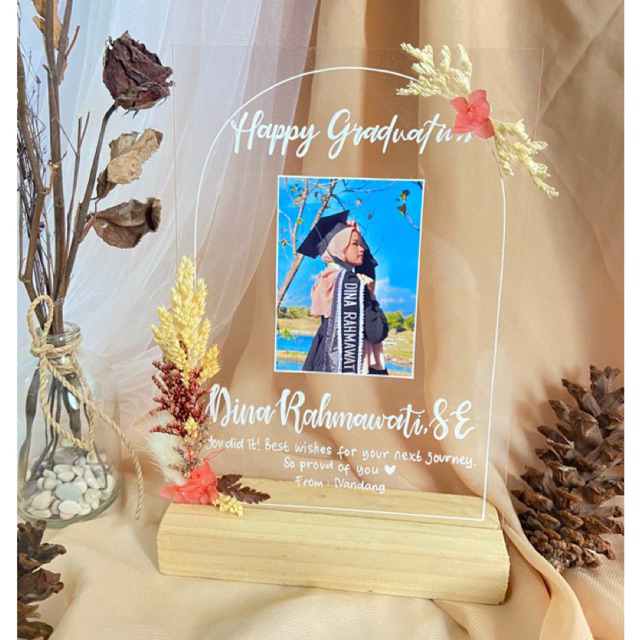 Kado Wisuda / Gift Wisuda / Hadiah Wisuda / Kado Unik Wisuda / Kado Acrylic / Kado kekinian / Kado