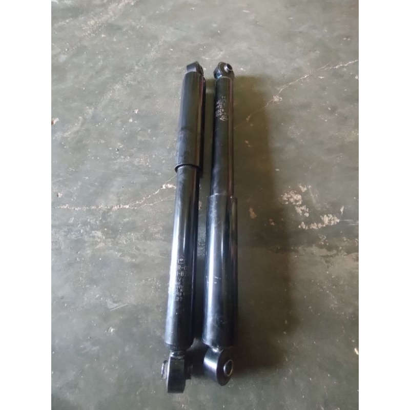 shock belakang / peredam kejut Avanza second (copotan) bukan rusak dan tidak cacat