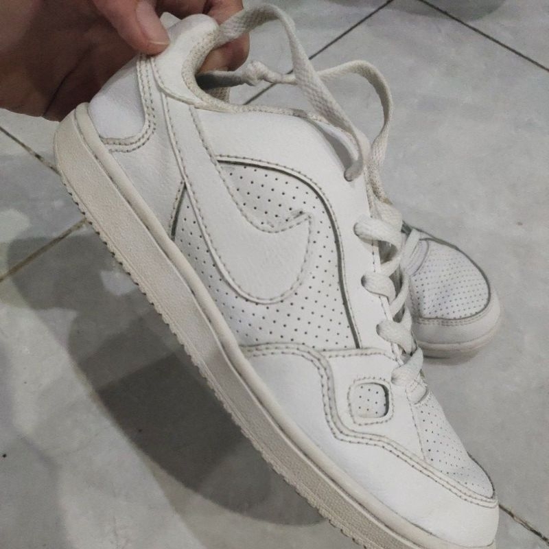 preloved sepatu anak NIKE