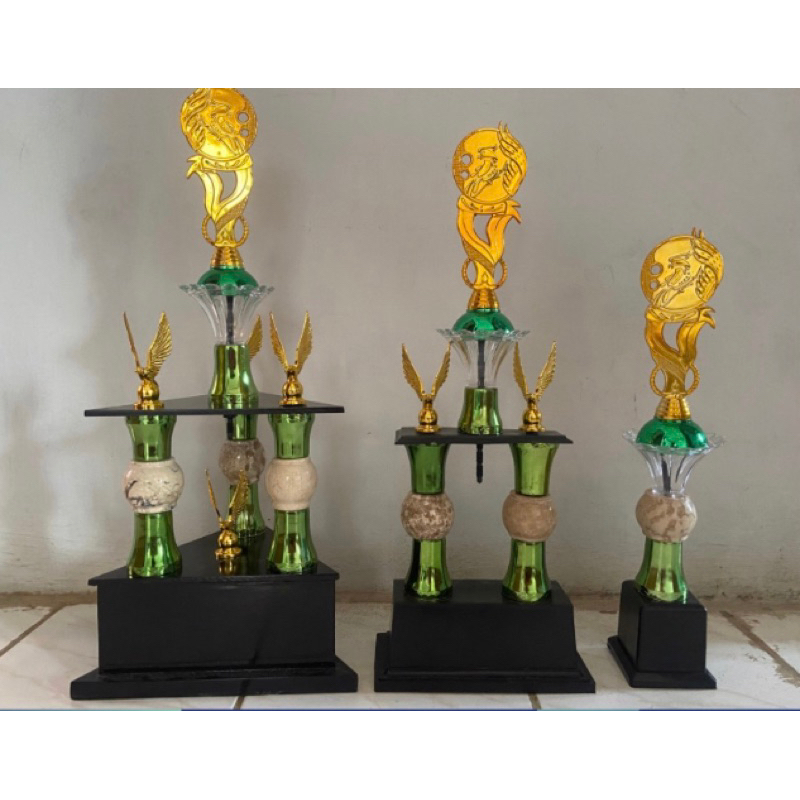 piala kaki 2 satu set, PIALA TROPHY TROFI PLAKAT HADIAH SOUVENIR JUARA MURAH PIALA EMAS PIALA PLASTI