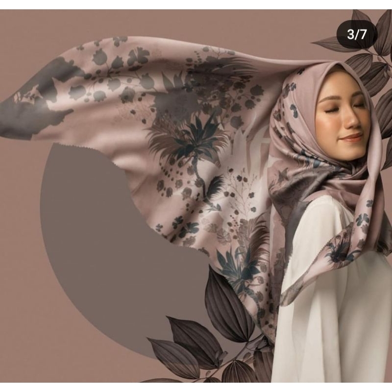 Preloved Carissa scarf heaven lights blush