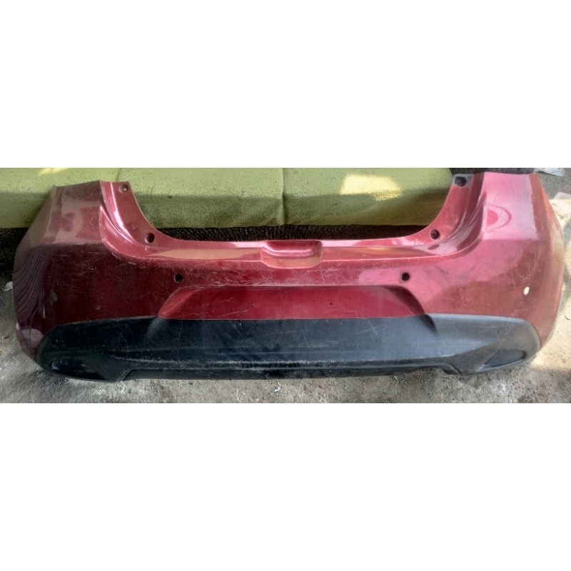 bumper belakang mazda 2 tahun 2012