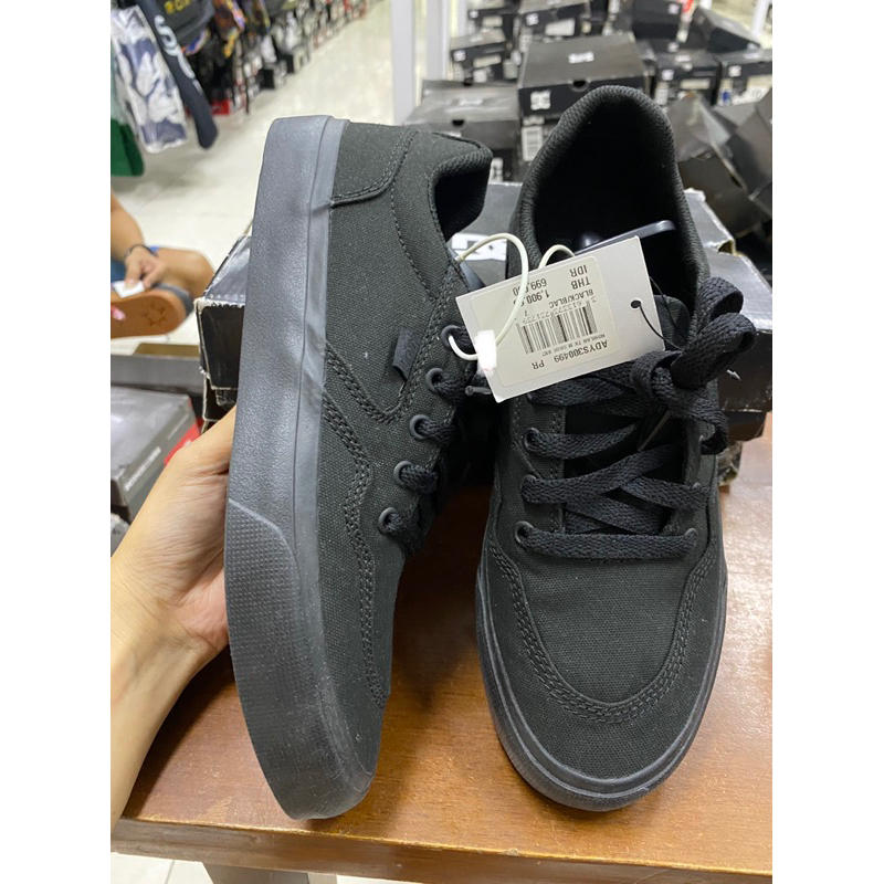 ROWLAND  BLK SIZE 43  DC SHOES