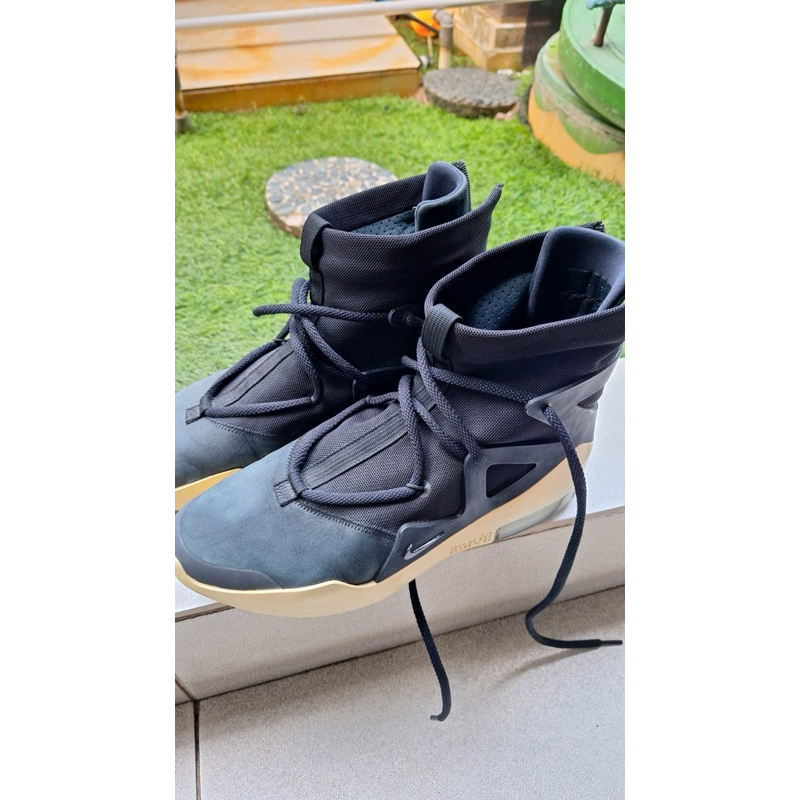 Sepatu Nike "Fear of God" size 41 Preloved