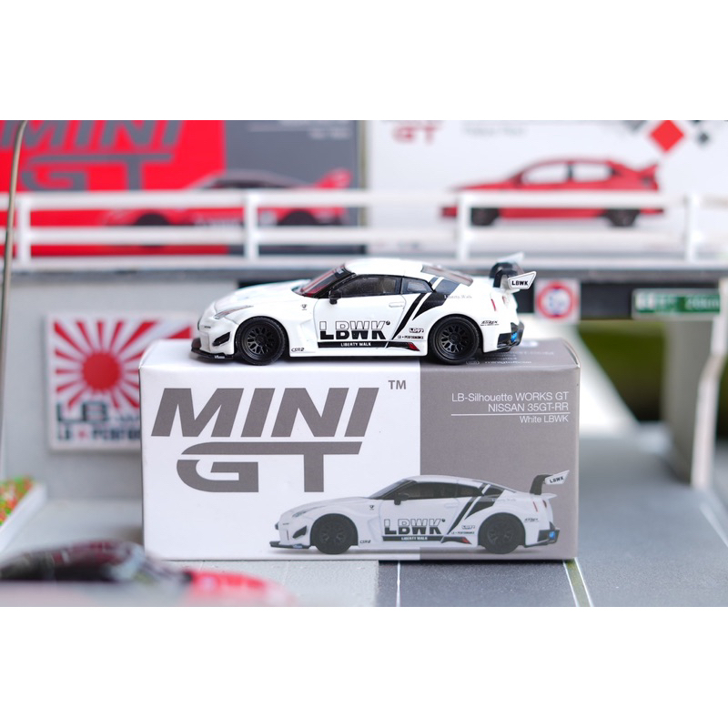 MINI GT NISSAN GTR R35 LBWK MINI GT 209