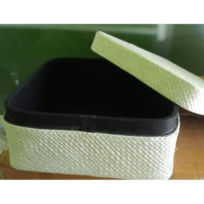 Box ukuran 35x35x20 cm