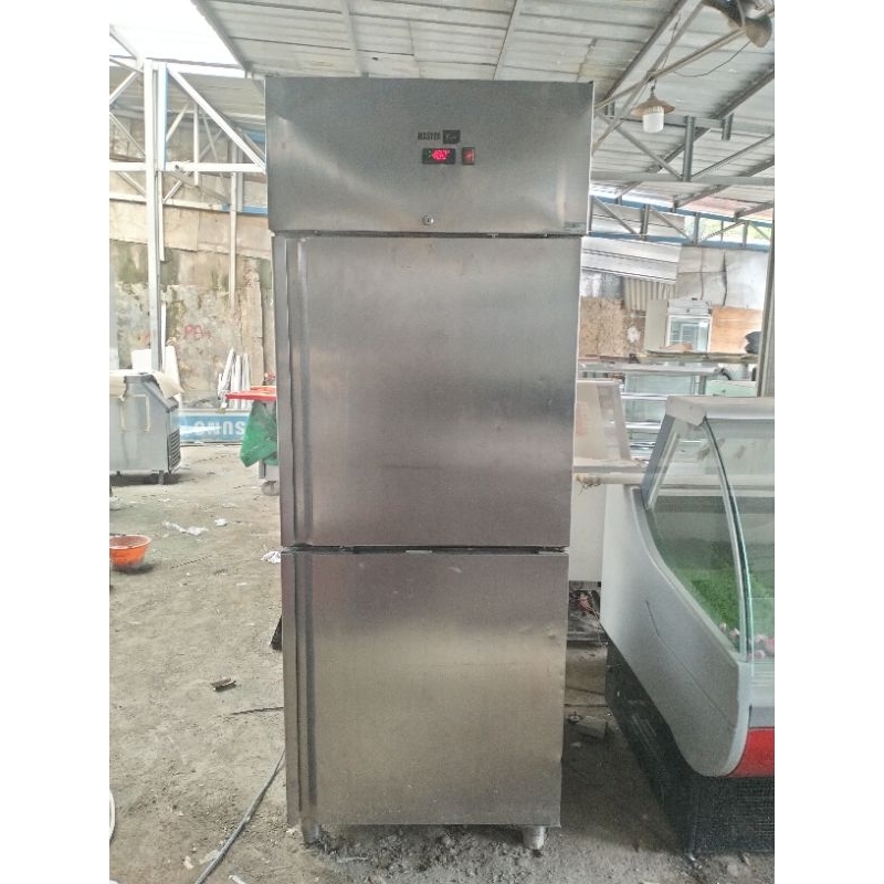 upright freezer 2 pintu bekas bergaransi