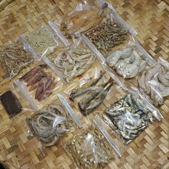 

Ikan Asin Serba 5000 Teri Cumi Asin Rebon Jambal Kacangan