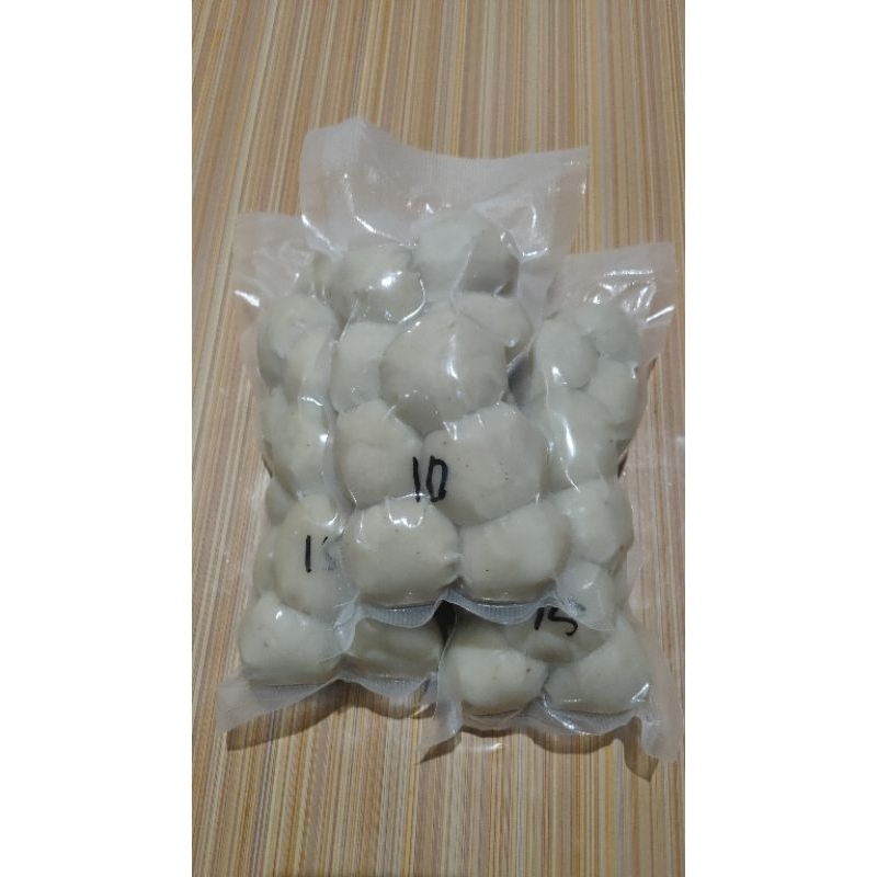 

Cilok Jumbo (Baso Aci) isian gaji sapi/jando.