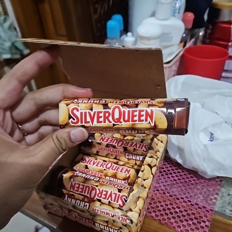 

SILVERQUEEN BITES/ CHUNKY ALMOND/CASHEW/DARK 30GR