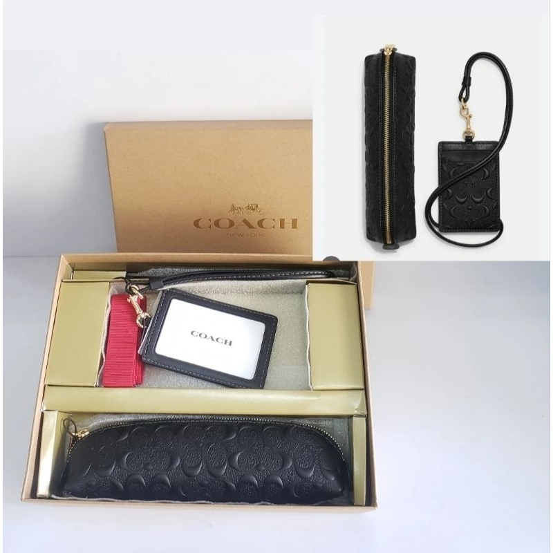 

Coach CF467 lanyard + pencil case set Box, embossed black.