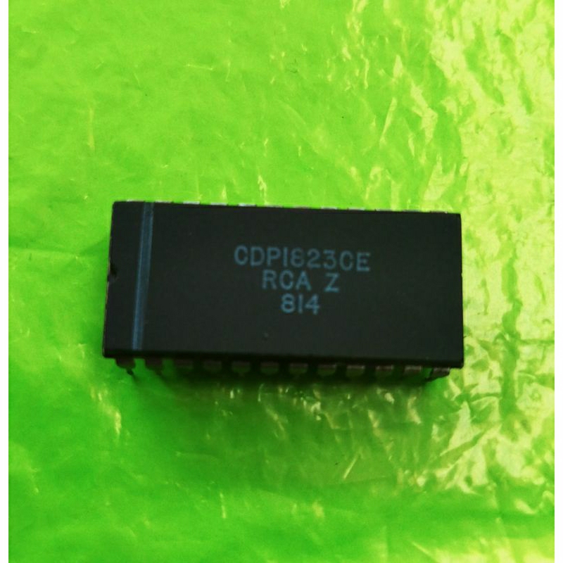 IC CDP1823CE RCA Z 24 DIP