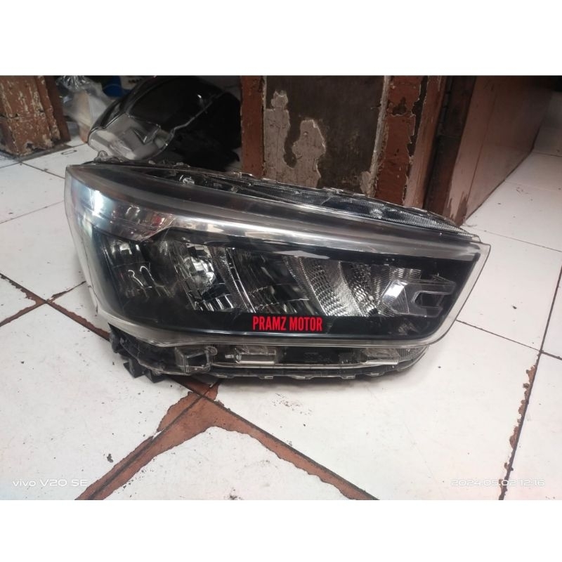 HEADLAMP DAIHATSU ROCKY
