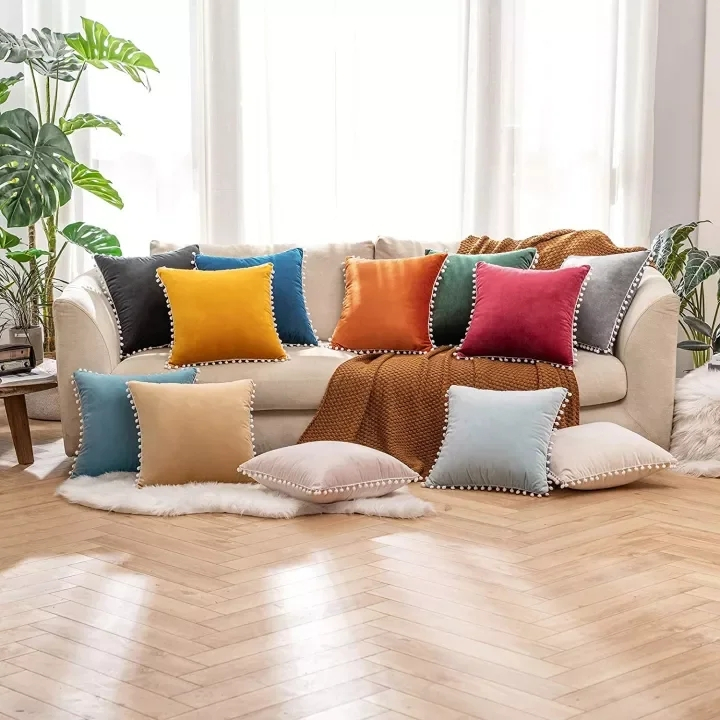 sarung bantal 60x60 pompom