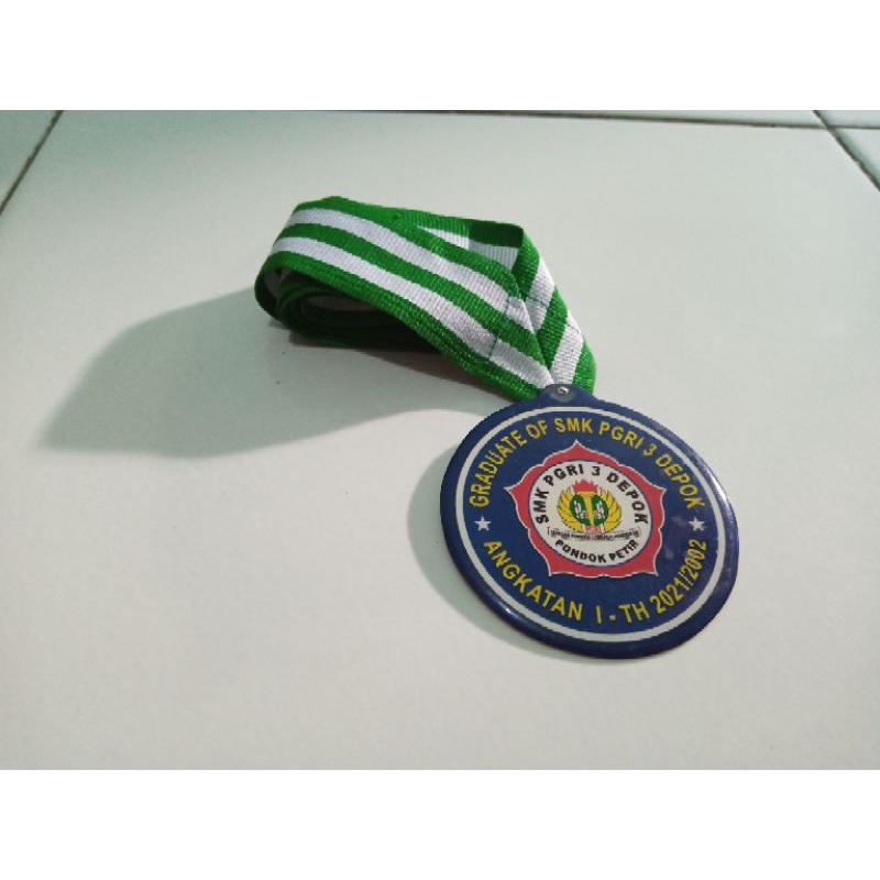 

Medali(costume),Kalung Medali untuk penghargan sekolah,wisuda,kantor,dll.Free Dsign