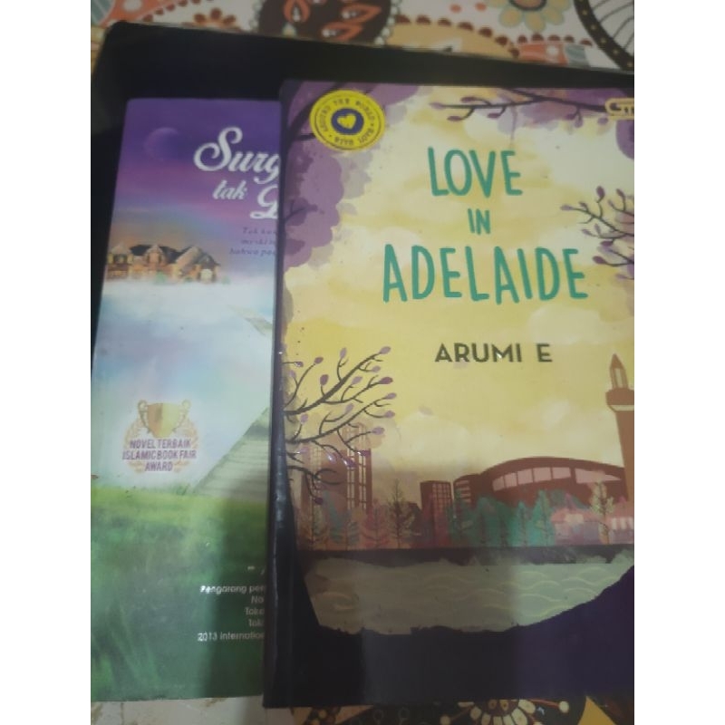 Novel Preloved paket Adelaide