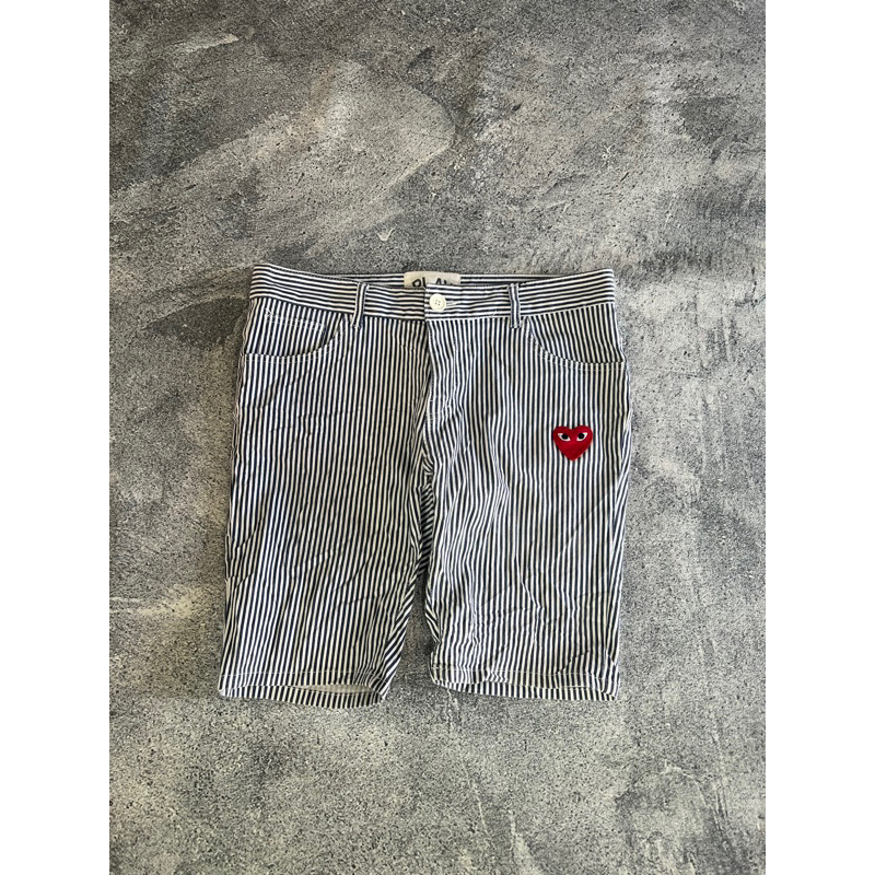 SHORT PANTS PLAY CDG SALUR LIKE NEW