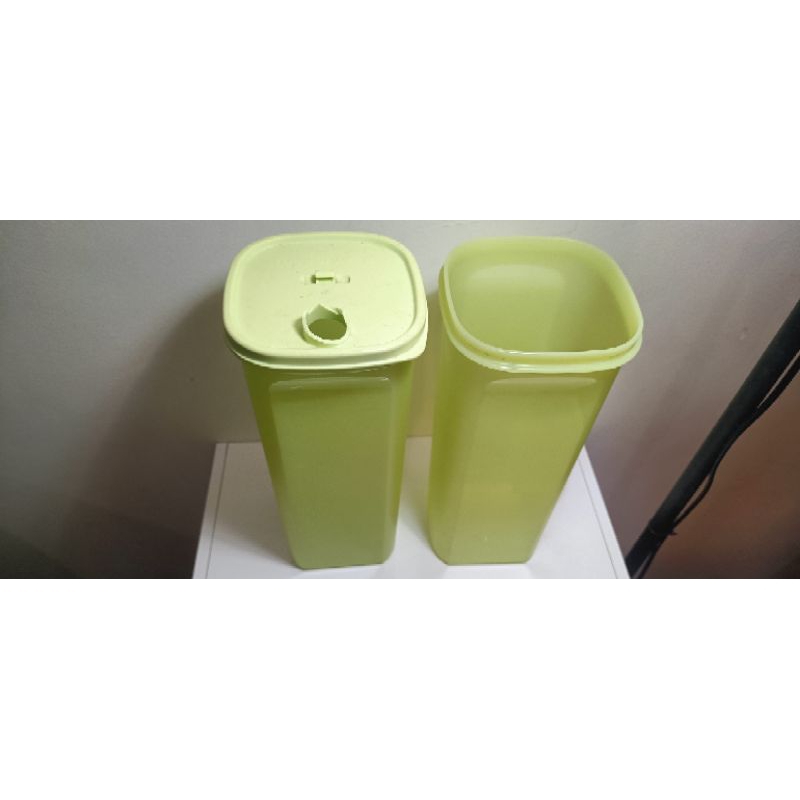 Slimline 2 Liter Tupperware Second Original